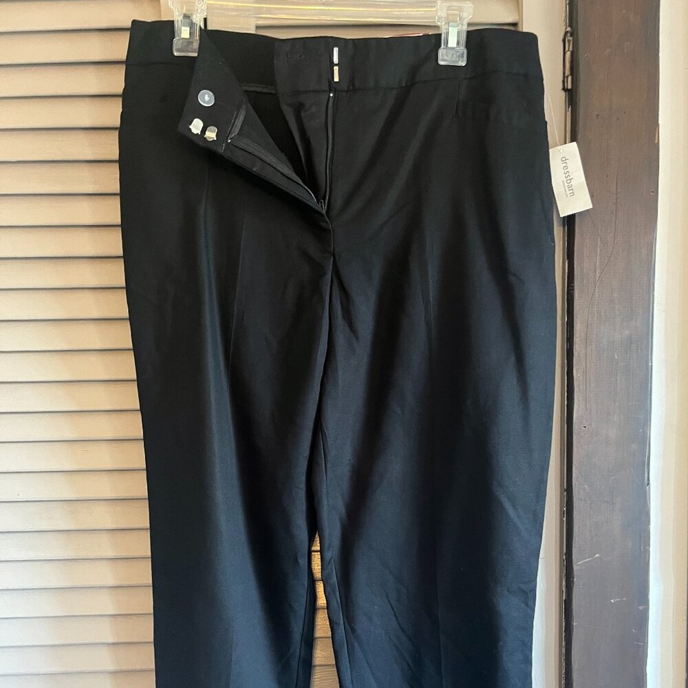 Dress Barn Black Cropped Pant Slim Shape & Smooth Size 12 **NEW** with Tags
